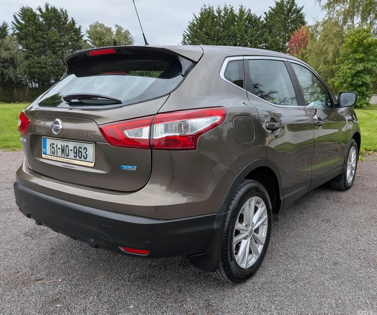 Nissan Qashqai Hatchback, Diesel, 2015, Brown