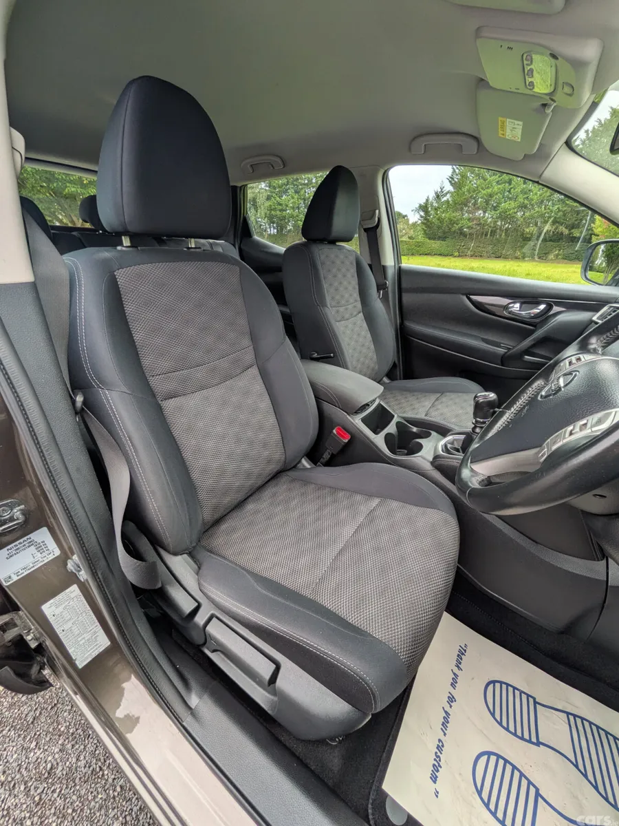 Nissan Qashqai Hatchback, Diesel, 2015, Brown