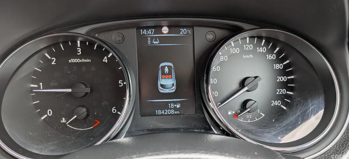 Nissan Qashqai Hatchback, Diesel, 2015, Brown