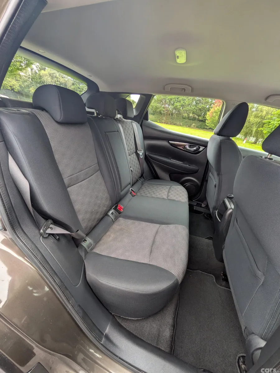 Nissan Qashqai Hatchback, Diesel, 2015, Brown