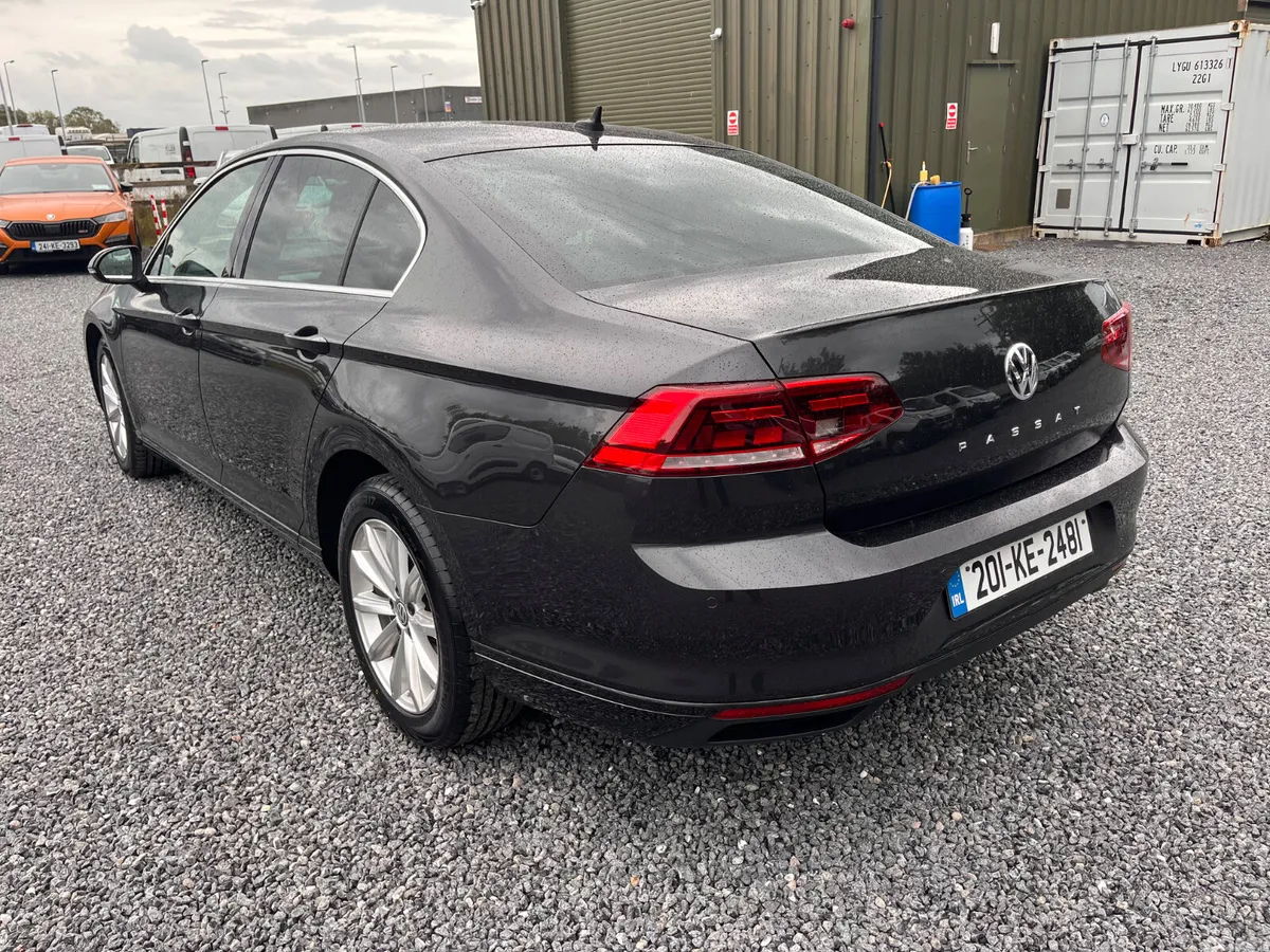 Volkswagen Passat Saloon, Diesel, 2020, Grey