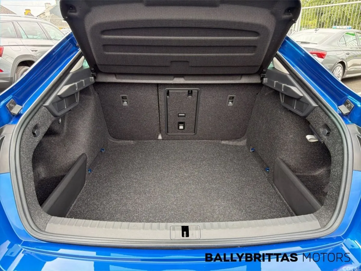 Skoda Octavia Saloon, Diesel, 2026, Blue
