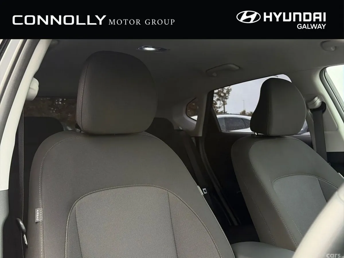 Hyundai KONA MPV, Petrol, 2025, Black