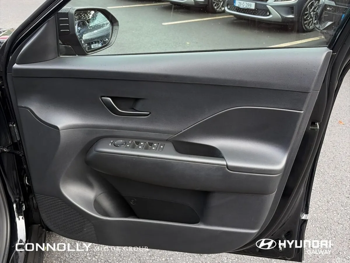 Hyundai KONA MPV, Petrol, 2025, Black