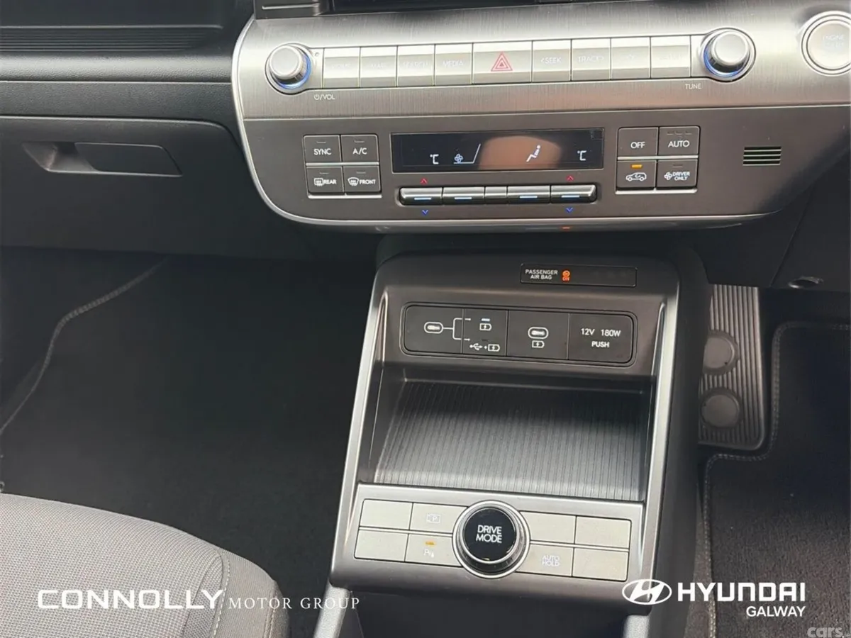 Hyundai KONA MPV, Petrol, 2025, Black