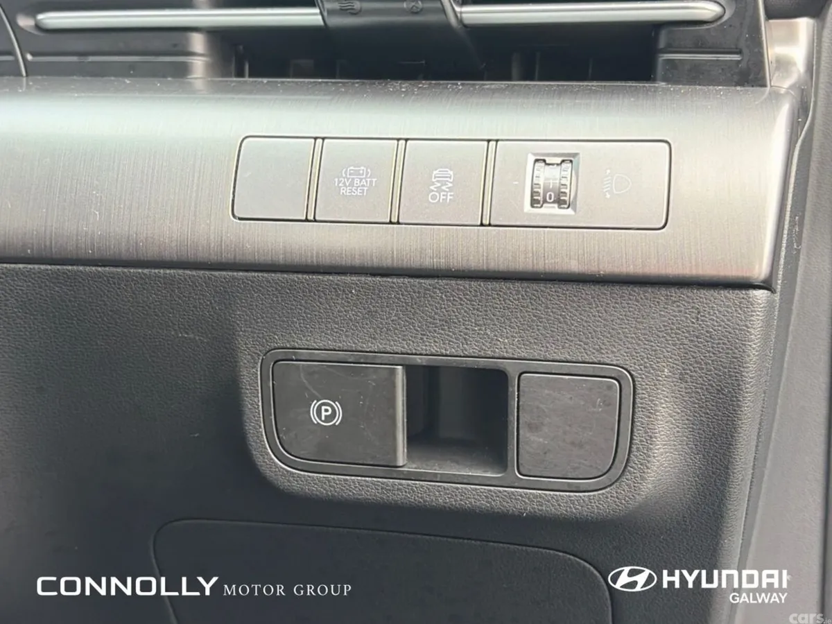 Hyundai KONA MPV, Petrol, 2025, Black