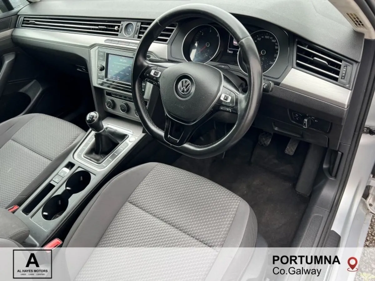 Volkswagen Passat Saloon, Diesel, 2018, Silver