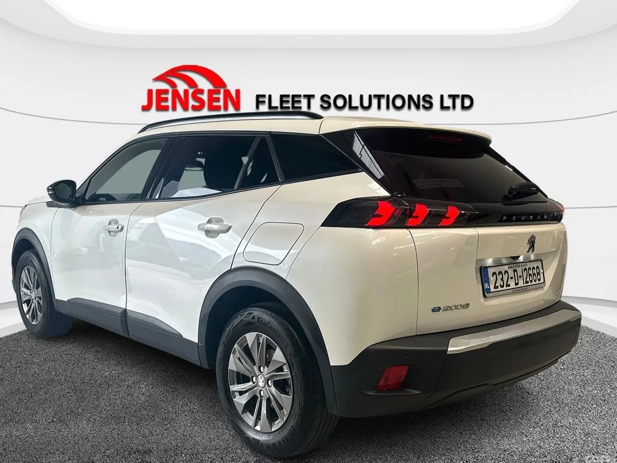 Peugeot 2008 MPV, Electric, 2023, White