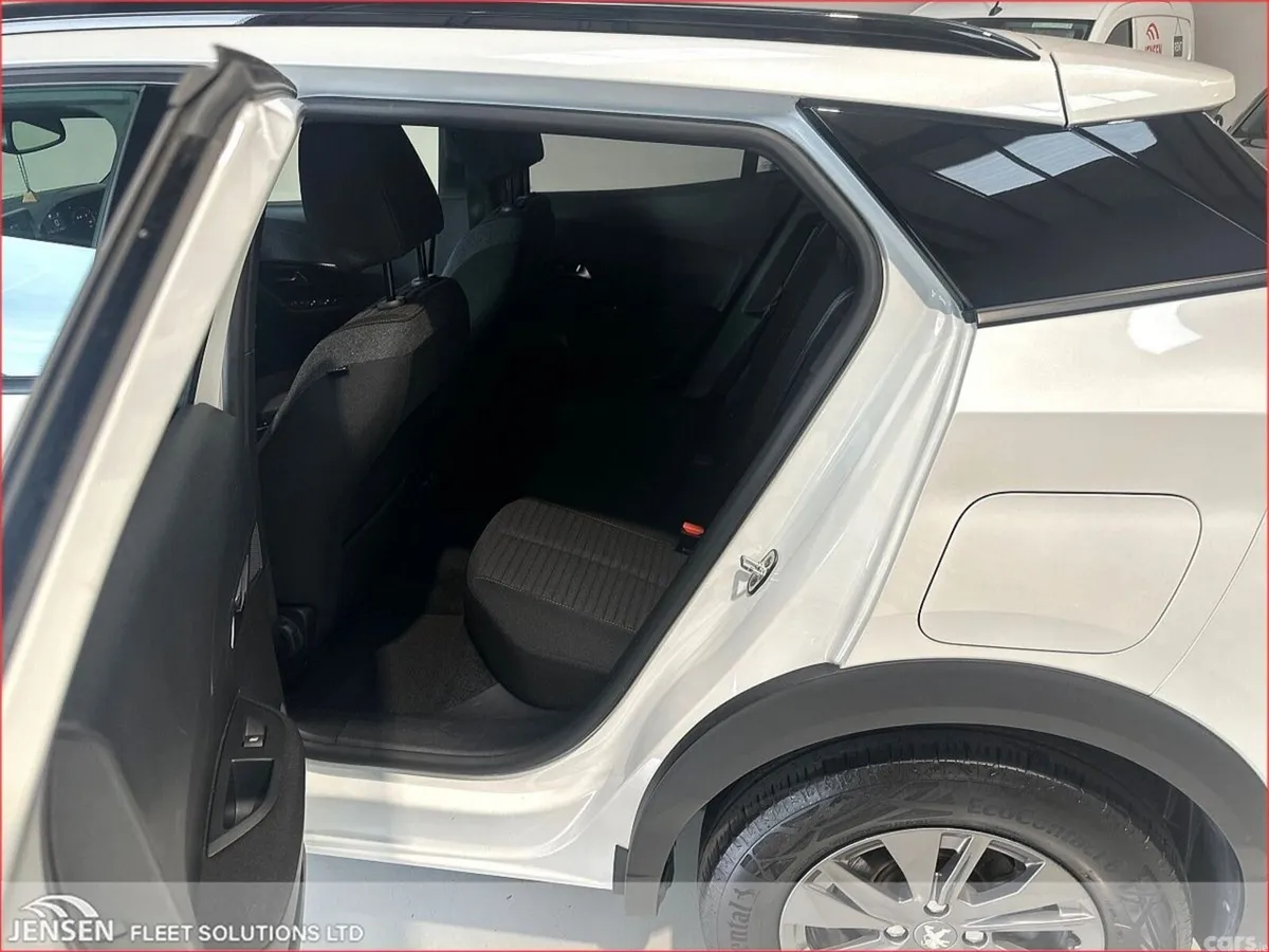 Peugeot 2008 MPV, Electric, 2023, White
