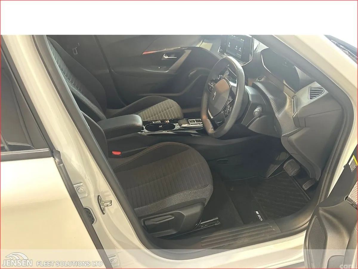 Peugeot 2008 MPV, Electric, 2023, White