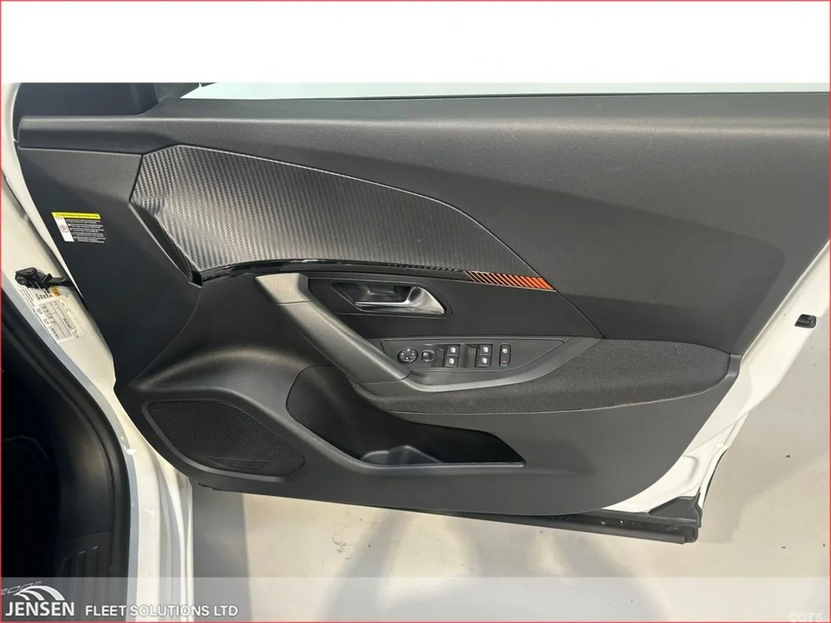 Peugeot 2008 MPV, Electric, 2023, White