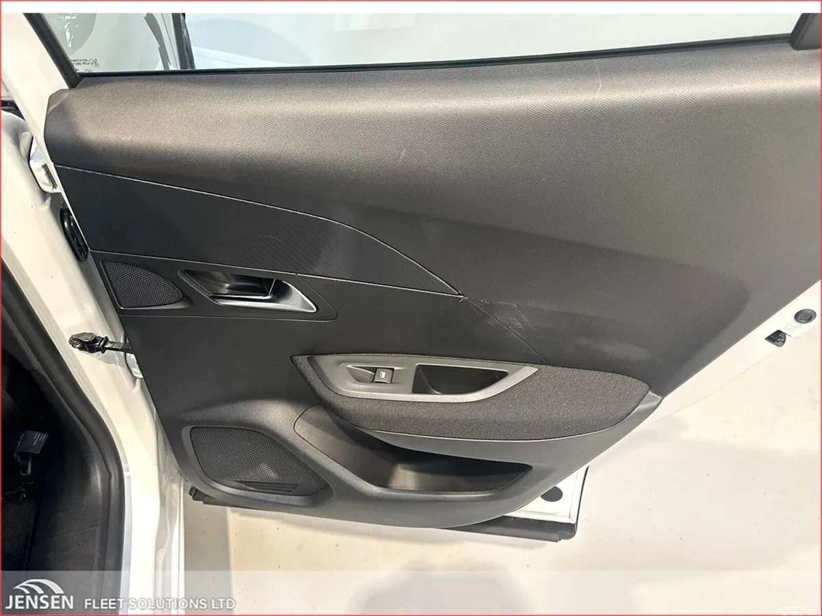 Peugeot 2008 MPV, Electric, 2023, White