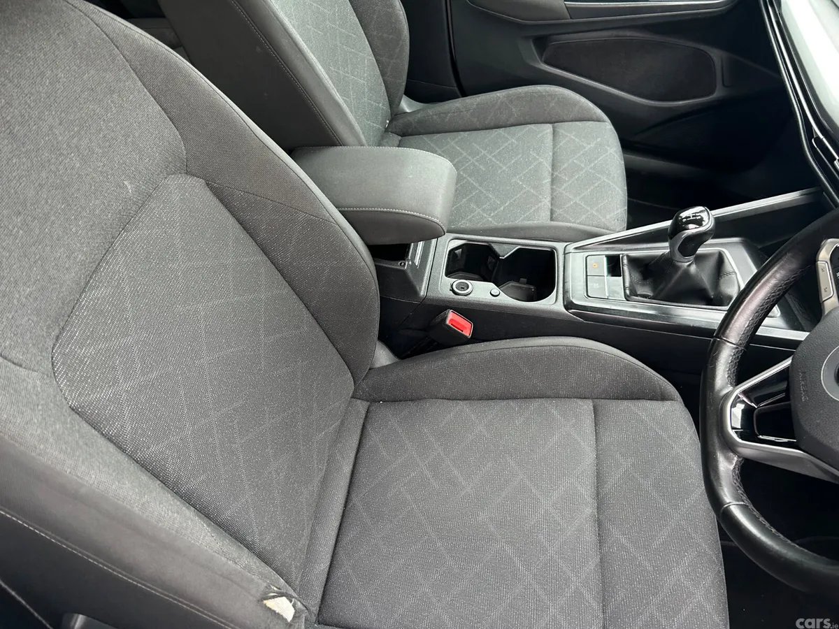 Volkswagen Golf Estate, Diesel, 2021, White