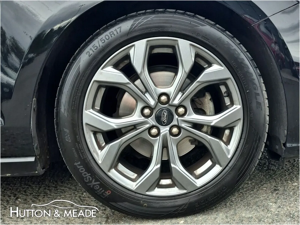 Ford Focus Hatchback, Diesel, 2024, Black