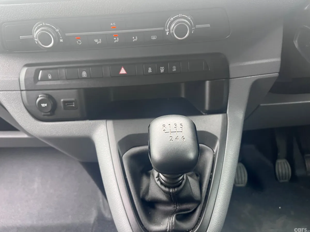 Citroen C4 Spacetourer MPV, Diesel, 2024, Silver