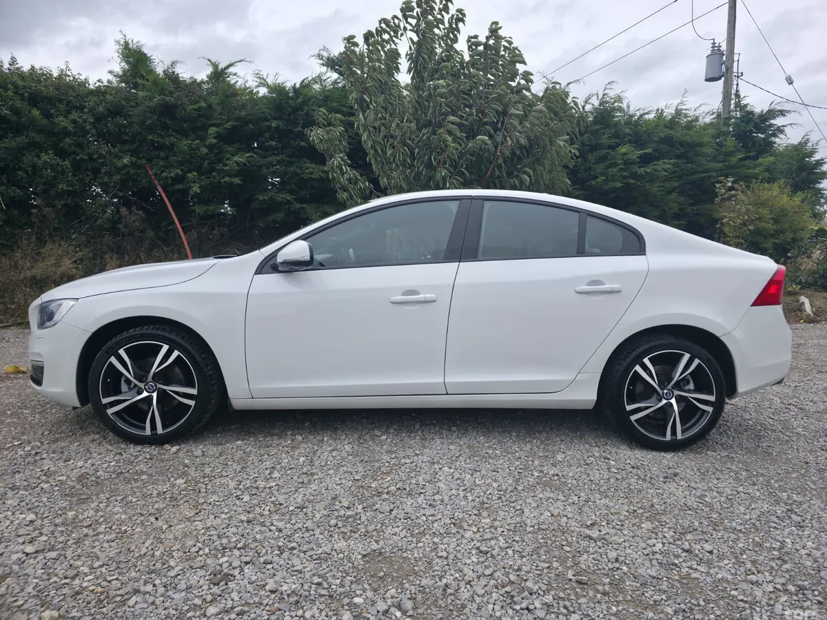 Volvo S60 Saloon, Diesel, 2017, White