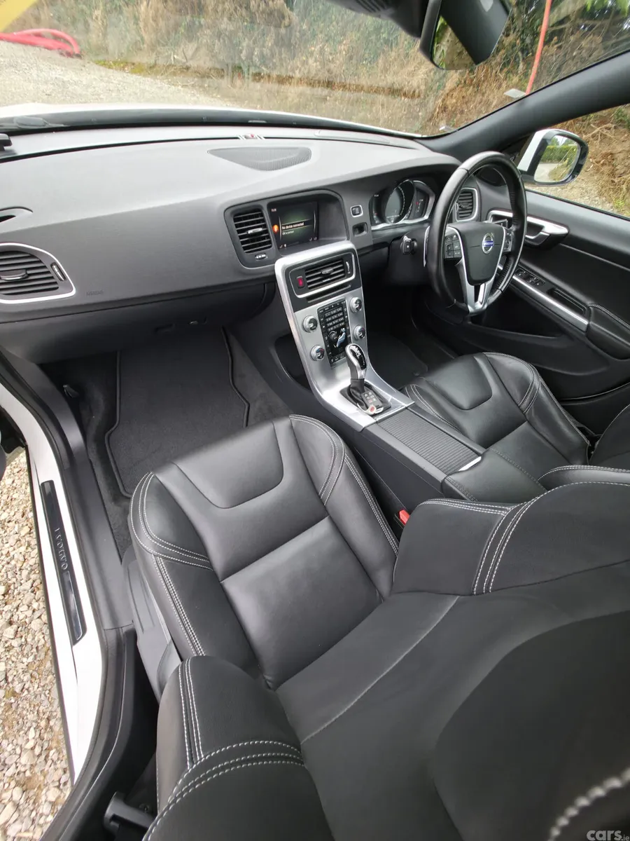 Volvo S60 Saloon, Diesel, 2017, White