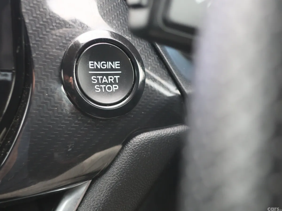 Ford Puma MPV, Petrol, 2024, White