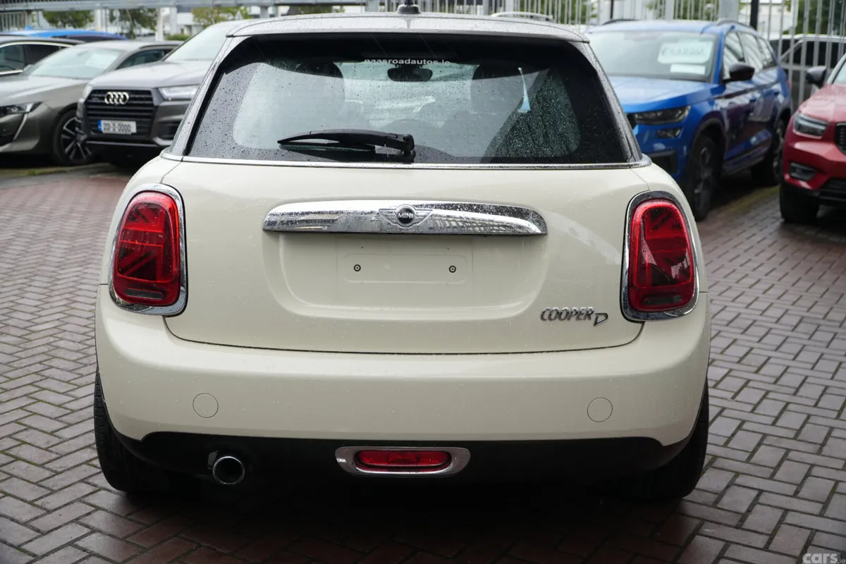 Mini Cooper Hatchback, Diesel, 2016, White