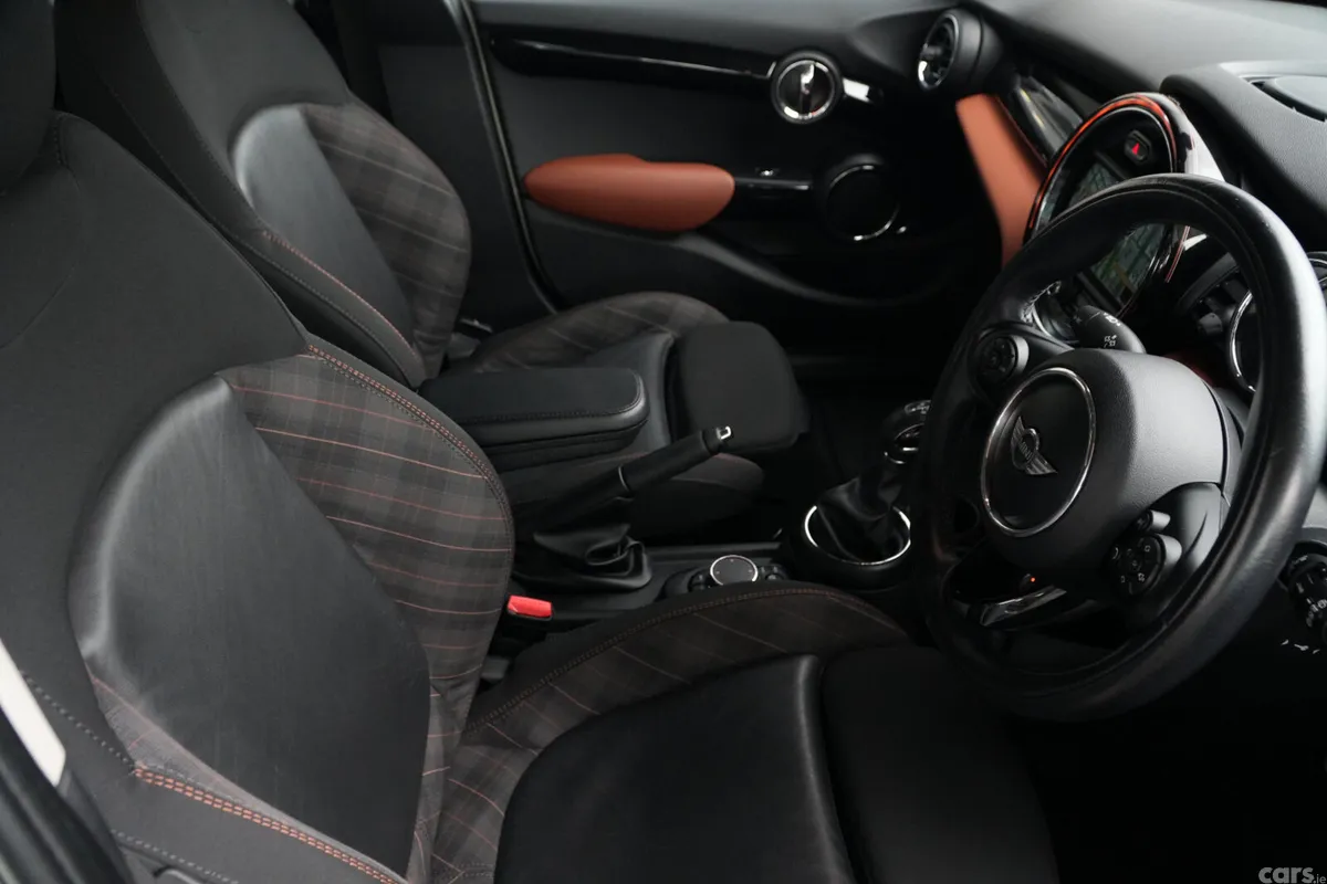 Mini Cooper Hatchback, Diesel, 2016, White