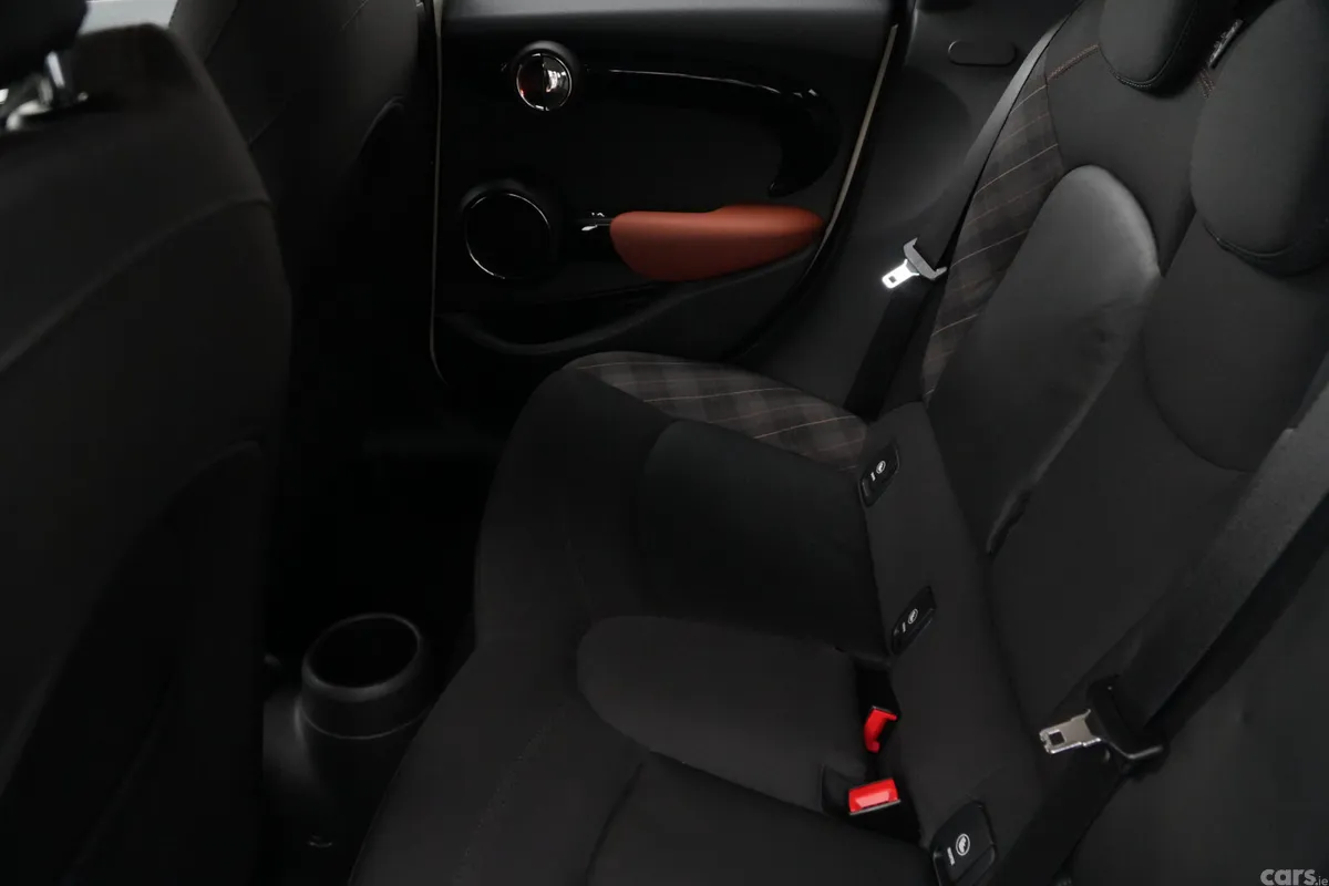 Mini Cooper Hatchback, Diesel, 2016, White