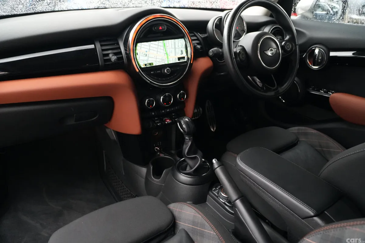 Mini Cooper Hatchback, Diesel, 2016, White
