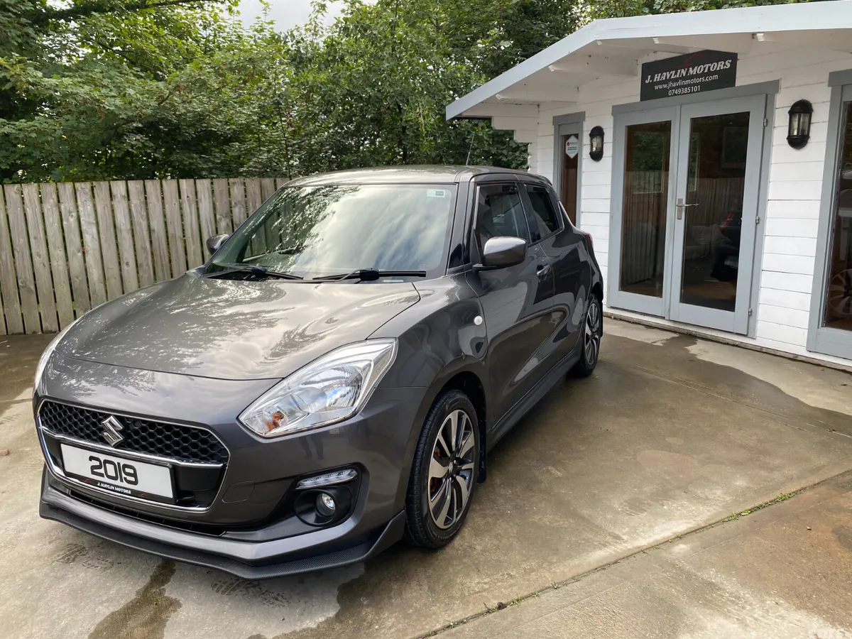 Suzuki Swift Hatchback, Petrol, 2019, Grey
