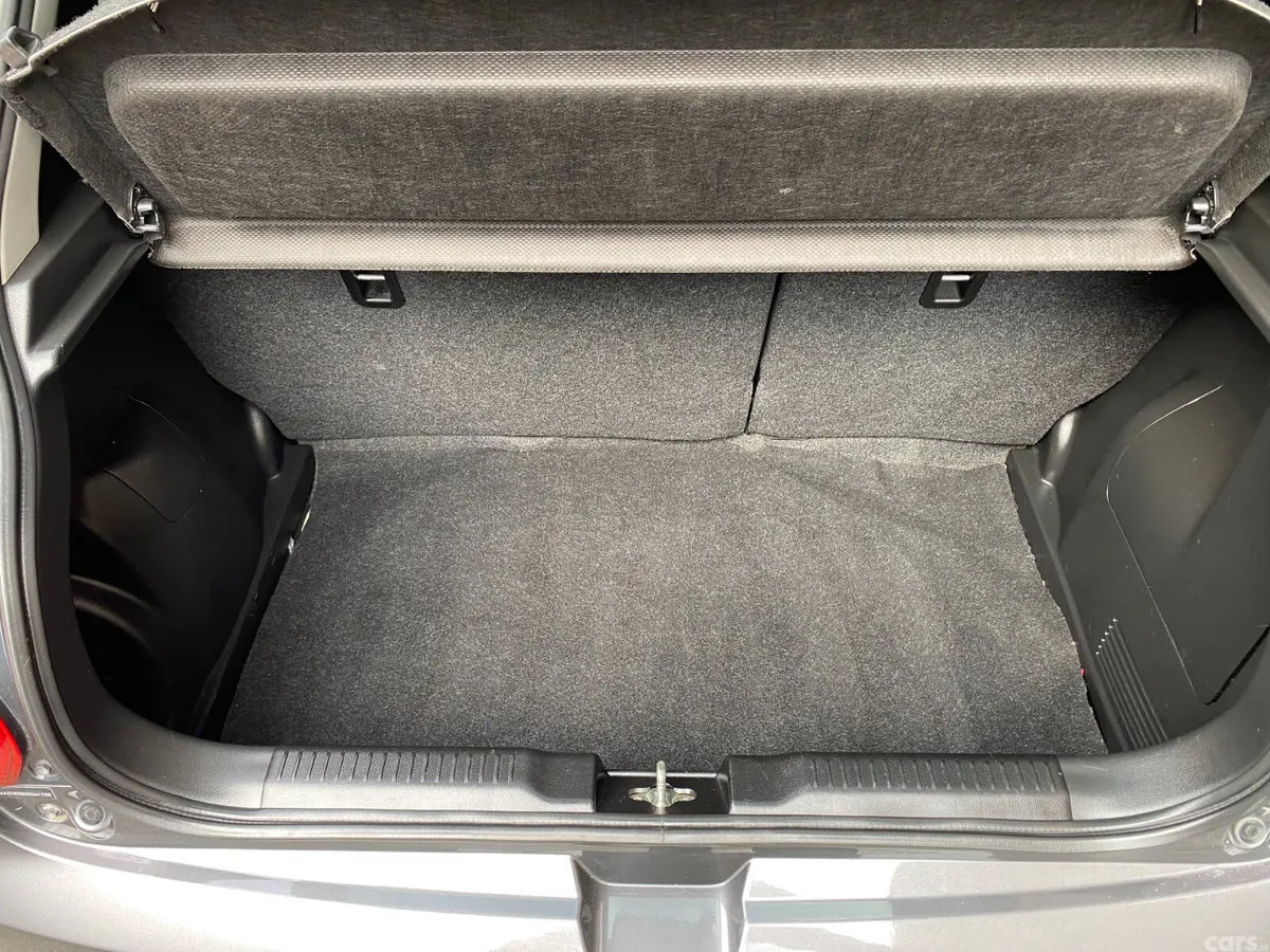 Suzuki Swift Hatchback, Petrol, 2019, Grey