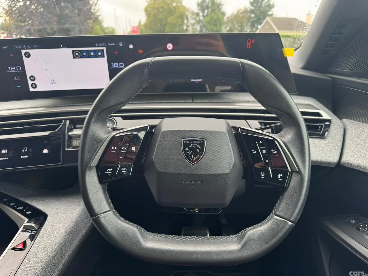 Peugeot 3008 MPV, Petrol, 2025, Blue