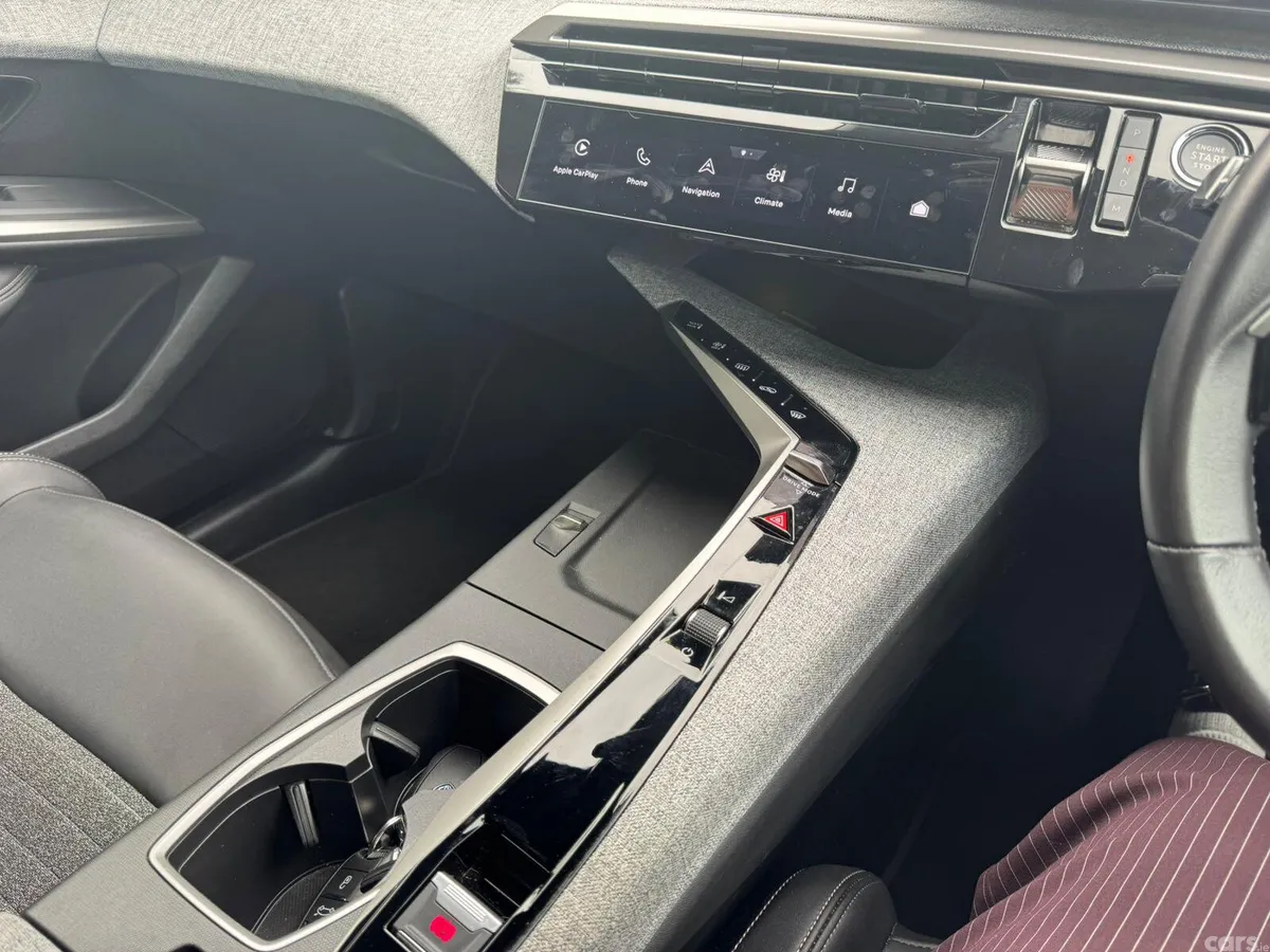 Peugeot 3008 MPV, Petrol, 2025, Blue