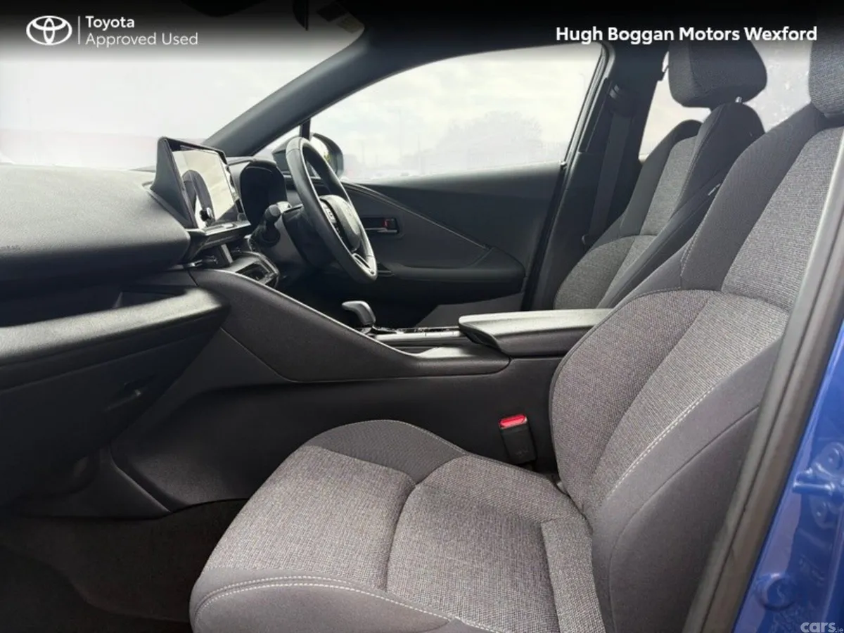 Toyota C-HR SUV, Petrol Hybrid, 2026, Blue
