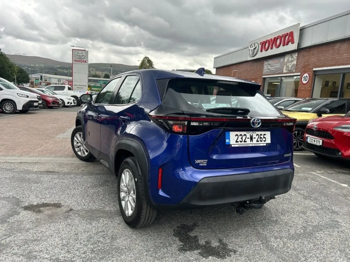 Toyota Yaris Cross Hatchback, Petrol Hybrid, 2023, Blue