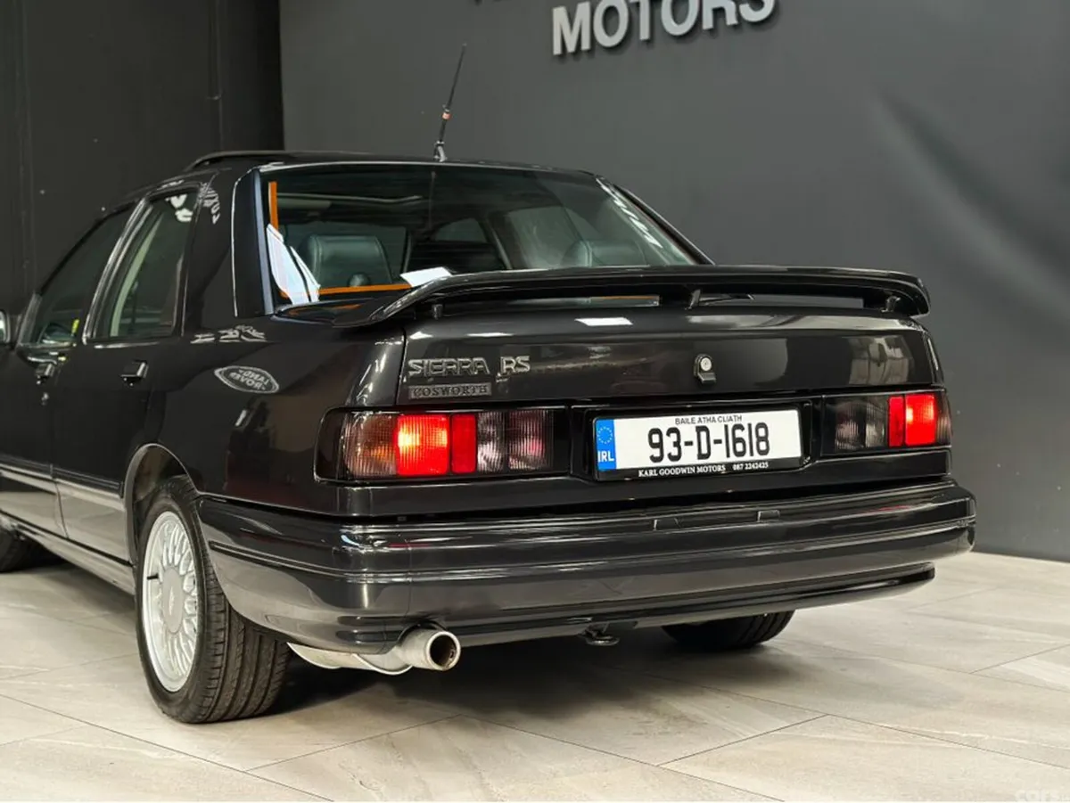 Ford Sierra Saloon, Petrol, 1993, Black