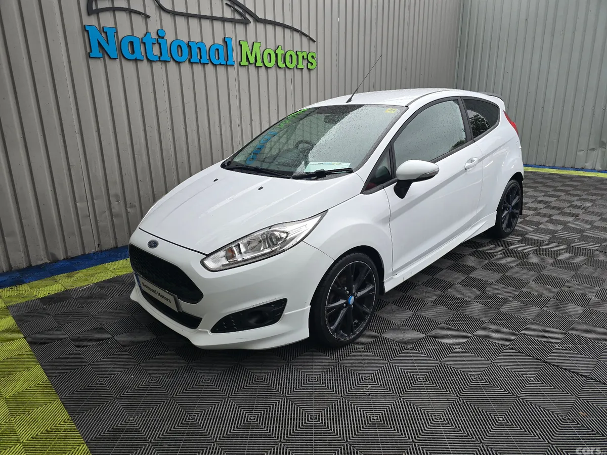 Ford Fiesta Hatchback, Petrol, 2016, White