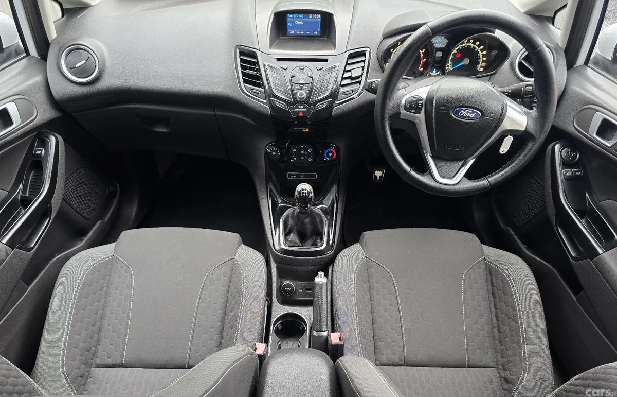 Ford Fiesta Hatchback, Petrol, 2016, White