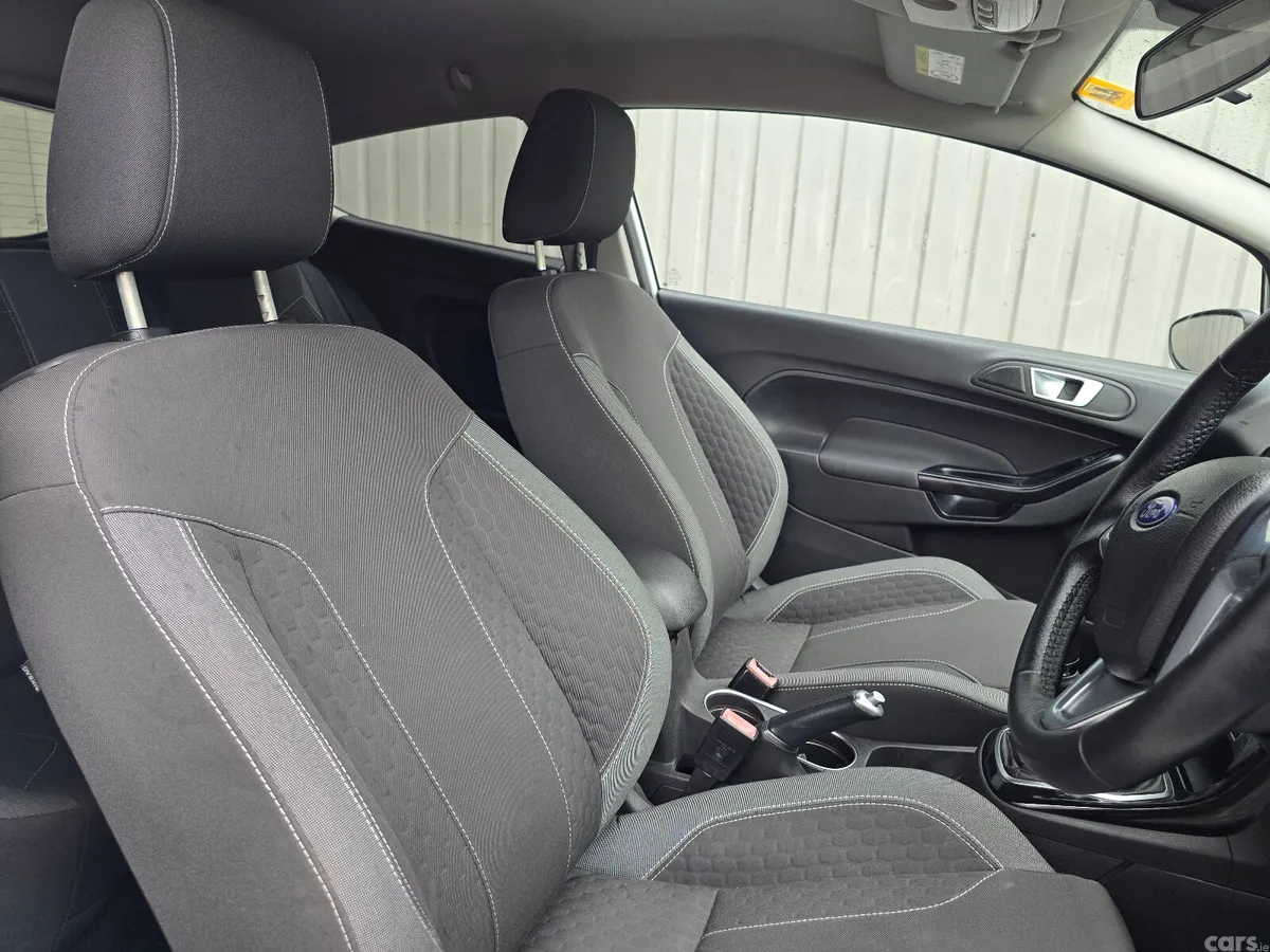 Ford Fiesta Hatchback, Petrol, 2016, White