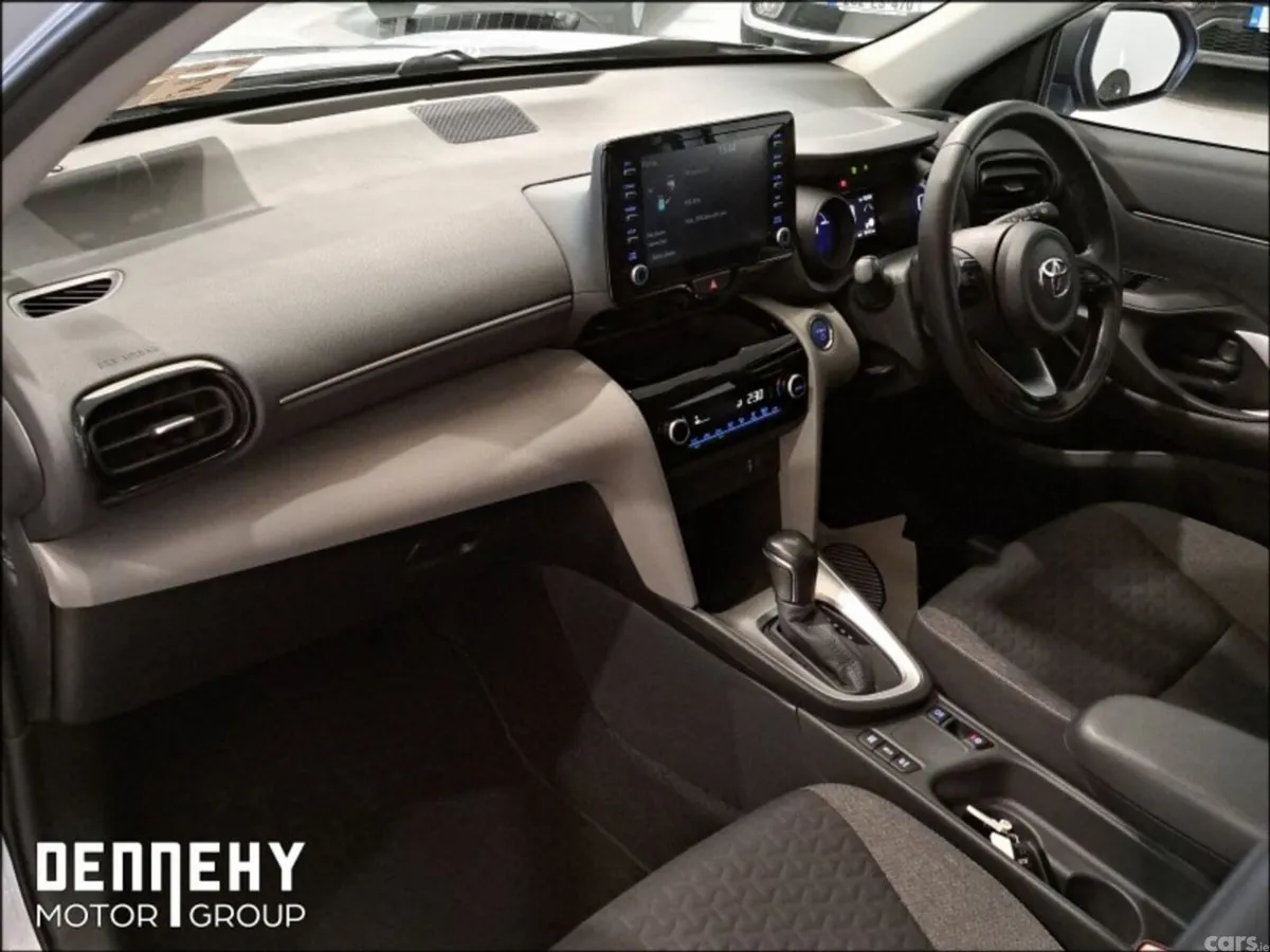 Toyota Yaris Cross Hatchback, Petrol Hybrid, 2022, Grey