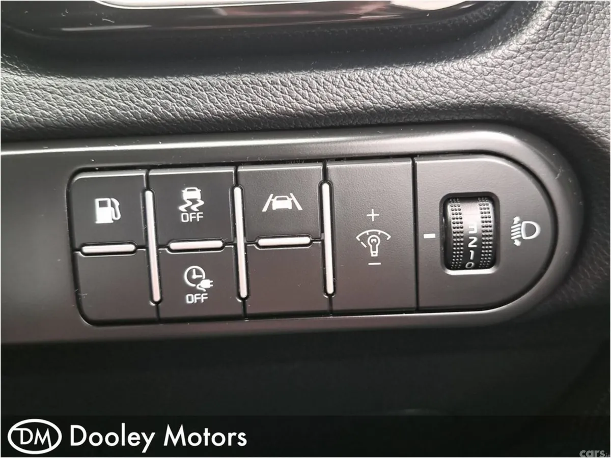 Kia XCeed Hatchback, Petrol Plug-in Hybrid, 2024, Red