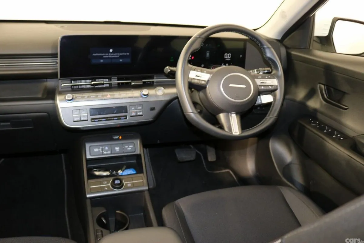 Hyundai KONA MPV, Petrol, 2025, White
