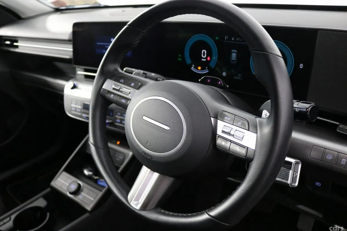 Hyundai KONA MPV, Petrol, 2025, White