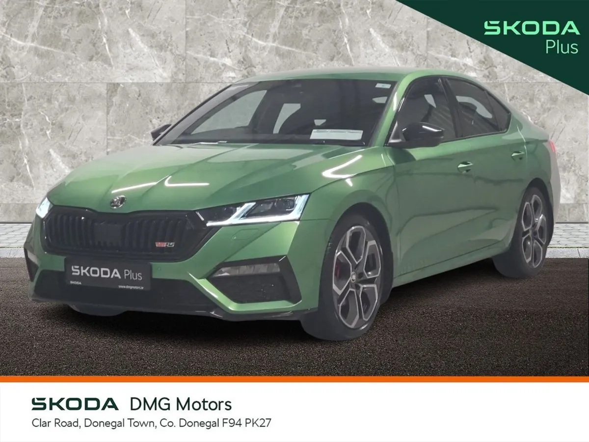 Skoda Octavia Saloon, Diesel, 2024, Green