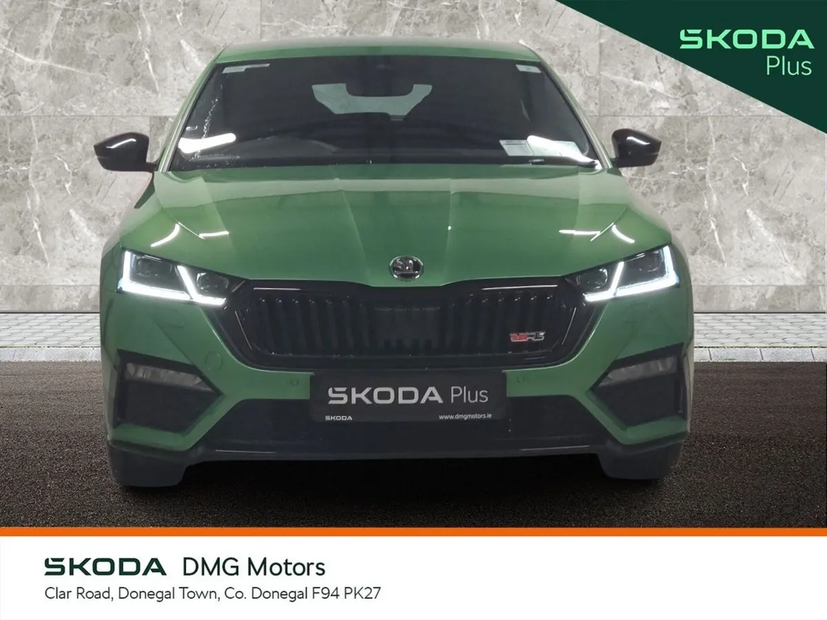 Skoda Octavia Saloon, Diesel, 2024, Green