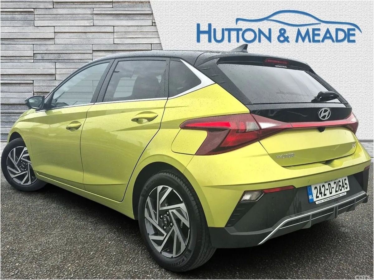 Hyundai i20 Hatchback, Petrol, 2024, Yellow