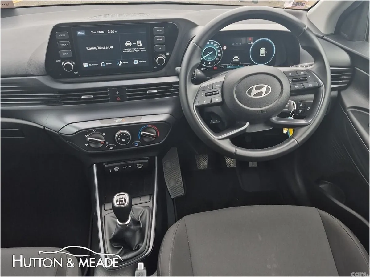 Hyundai i20 Hatchback, Petrol, 2024, Yellow