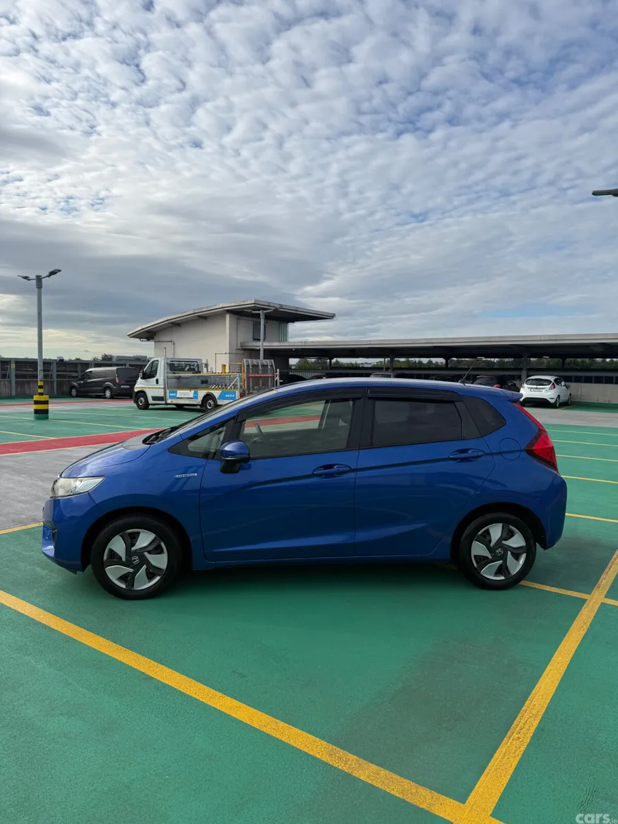 Honda Fit Hatchback, Petrol Hybrid, 2016, Blue