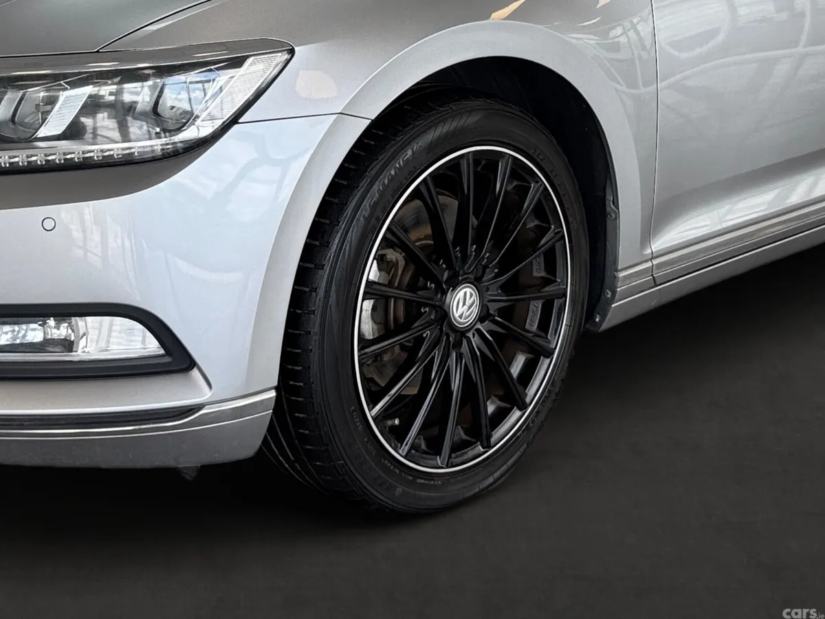 Volkswagen Passat Estate, Diesel, 2018, Silver