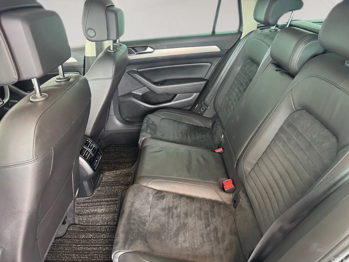 Volkswagen Passat Estate, Diesel, 2018, Silver