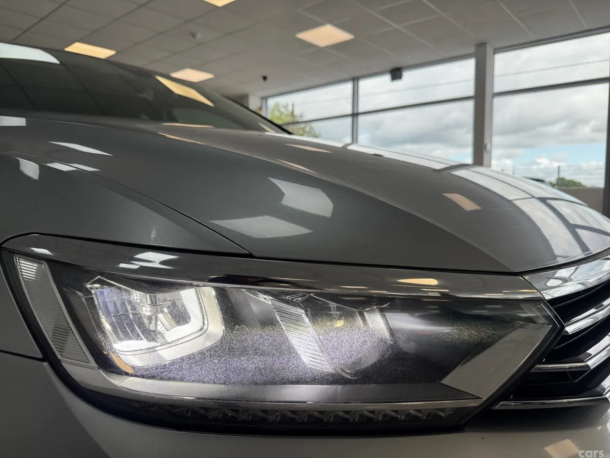 Volkswagen Passat Estate, Diesel, 2018, Silver