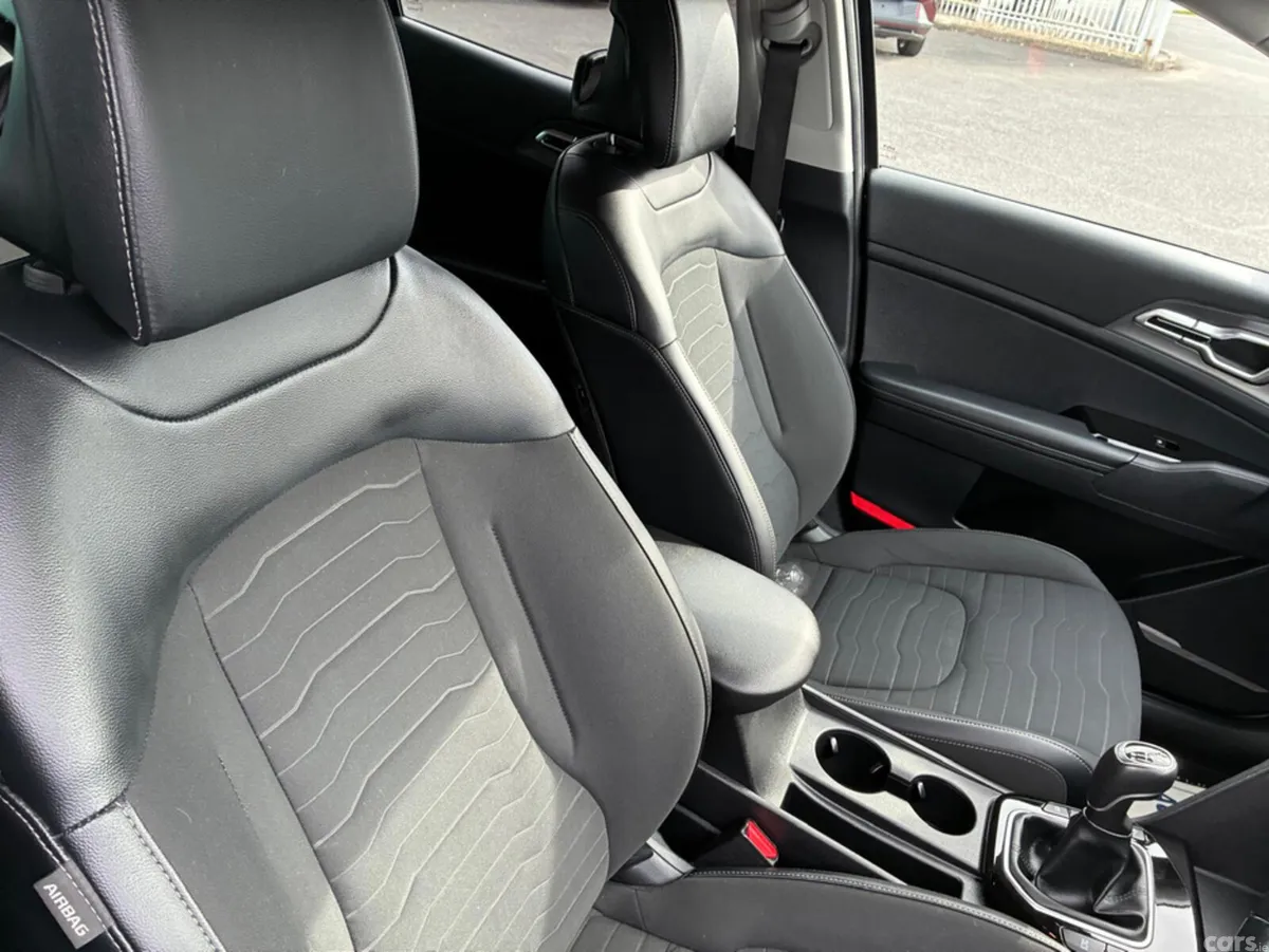 Kia Sportage MPV, Diesel, 2023, Black