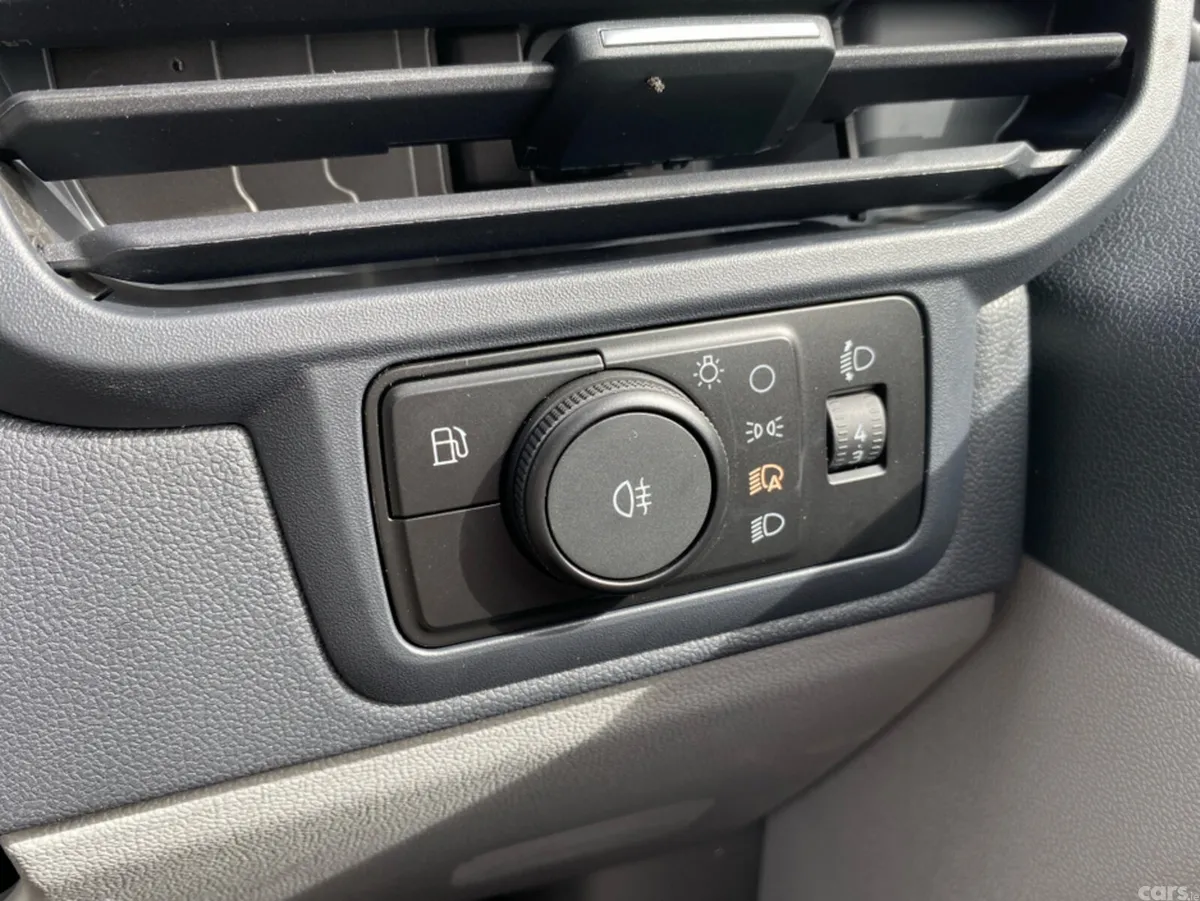 Ford Tourneo Custom Van, Petrol Plug-in Hybrid, 2026, Grey
